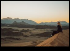 Πέρα από τα όρια Το σχέδιο ενός ταξιδιώτη προς την ελευθερία Εξερευνήστε τον κόσμο και βρείτε τον πραγματικό σας εαυτό σε αυτό το ταξίδι ζωής.