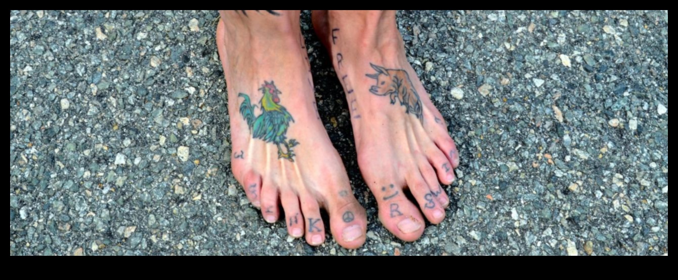 Tales on Your Toes Η τέχνη των εκφραστικών αφηγήσεων για τατουάζ στα πόδια 2 Tales on Your Toes: The Art of Expressive Leg Tattoo Narratives